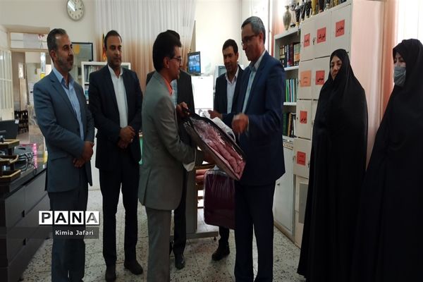 دیدار با دبیران آزاده و جانباز و ایثارگر به مناسبت هفته گرامیداشت مقام معلم