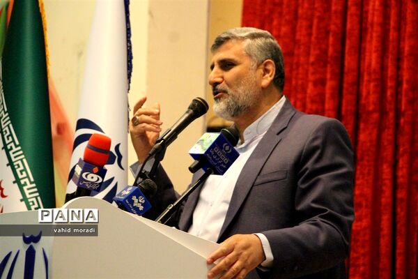 آیین گرامیداشت مقام شامخ معلم در کرمانشاه