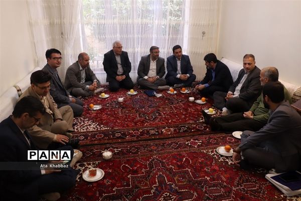 دیدار با خانواده معلم شهید و معلم جانباز به‌مناسبت هفته معلم در تبریز