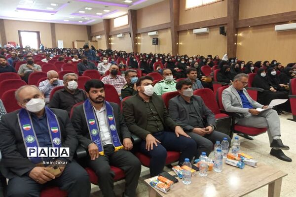 تجلیل از مربیان و دانش‌آموزان پیشتاز سازمان دانش‌آموزی گراش در هفته بزرگداشت مقام معلم
