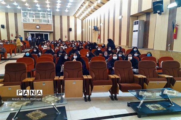 مراسم سپاس مربی و تجلیل از معلمان نمونه شهرستان کازرون