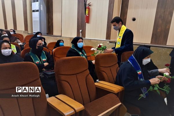 مراسم سپاس مربی و تجلیل از معلمان نمونه شهرستان کازرون