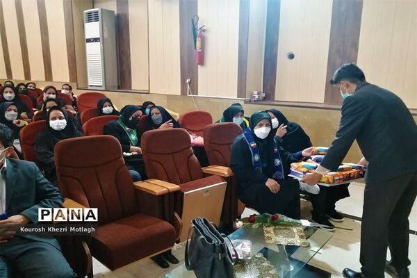 مراسم سپاس مربی و تجلیل از معلمان نمونه شهرستان کازرون