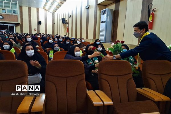 مراسم سپاس مربی و تجلیل از معلمان نمونه شهرستان کازرون