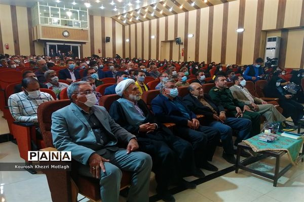 مراسم سپاس مربی و تجلیل از معلمان نمونه شهرستان کازرون