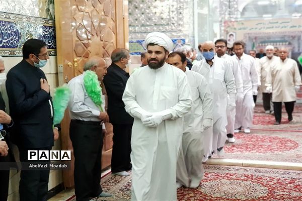 آئین غبارروبی و عطر افشانی ضریح امامزاده سید حمزه (ع)