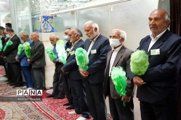 آئین غبارروبی و عطر افشانی ضریح امامزاده سید حمزه (ع)