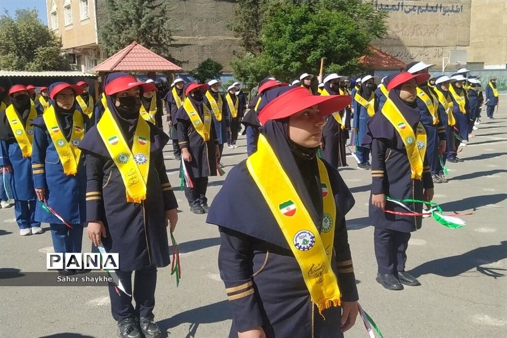 آیین سپاس معلم  سازمان دانش آموزی ملارد در دبیرستان شهید همت