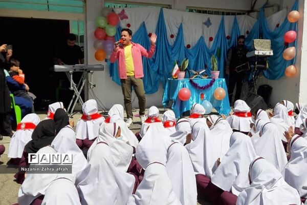 جشن سپاس معلم در دبستان حضرت زهرا(س) رودهن