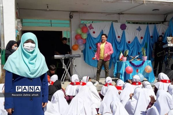 جشن سپاس معلم در دبستان حضرت زهرا(س) رودهن