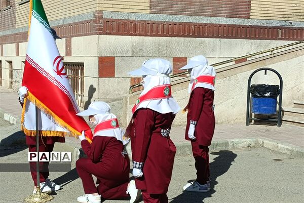 مراسم سپاس معلم در دبستان دخترانه سعادت شهرستان قدس