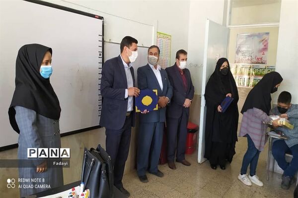 تقدیر از معلمان مدرسه طالقانی اردستان