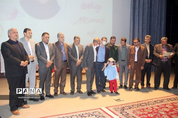 تجلیل از برگزیدگان دومین برنامه شناسایی جلوه های ویژه معلمی در زیست بوم جدید