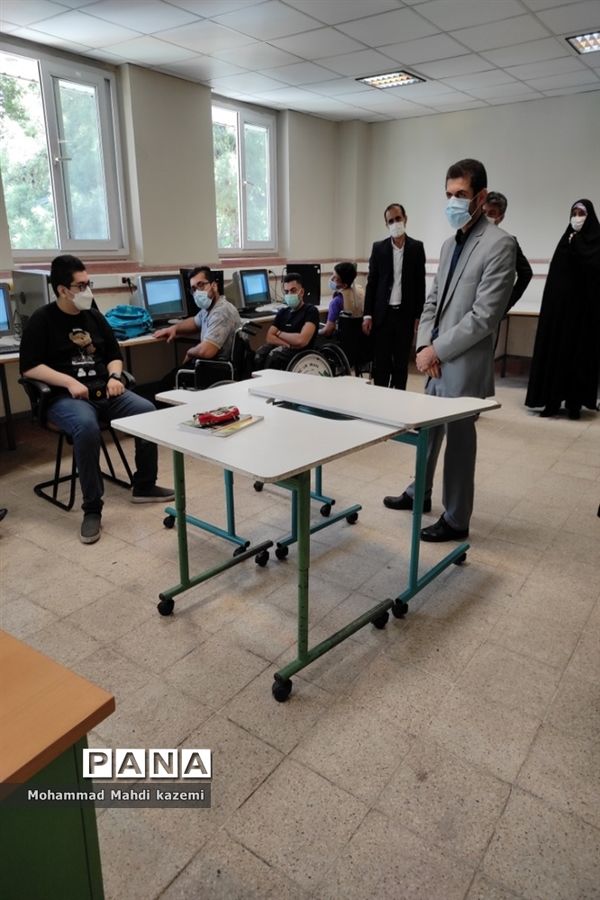 بازدید رئیس اداره آموزش وپرورش استثنایی شهر تهران از مدرسه استثنایی سروش به مناسبت روز معلم