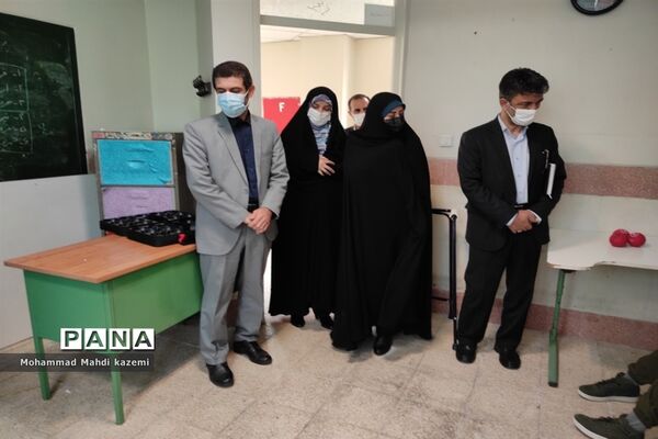 بازدید رئیس اداره آموزش وپرورش استثنایی شهر تهران از مدرسه استثنایی سروش به مناسبت روز معلم
