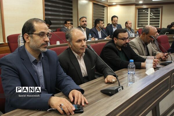 آیین تجلیل از فرهنگیان برگزیده جلوه‌های ویژه معلمی استان قم