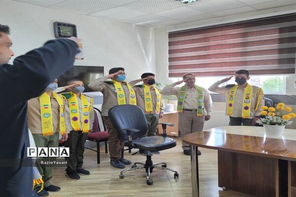 تجلیل از دانش‌آموزان پیشتاز مدرسه شهید آل نبی