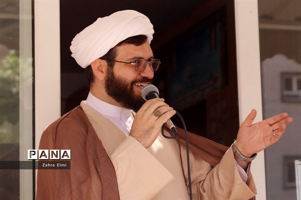 تجلیل از دانش‌آموزان نمونه دینی و اخلاقی توسط ستاد امر به معروف و نهی از منکر