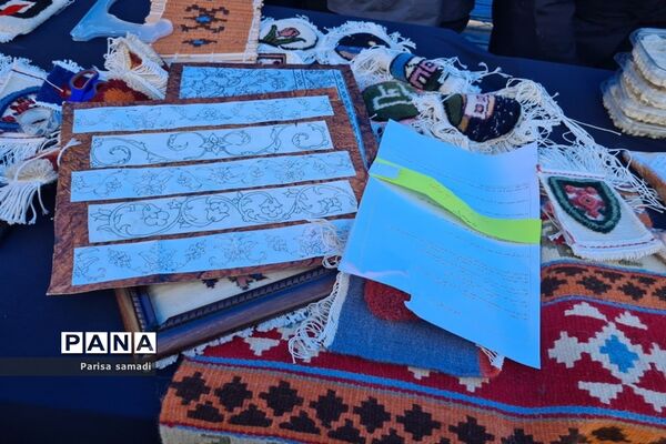 نمایشگاه دست سازه‌های هنرجویان هنرستان سمیه منطقه ۱۳