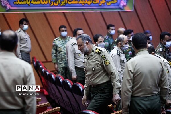 رونمایی از تازه‌‌های نشر نیروی زمینی ارتش با موضوع مطالعات رزم