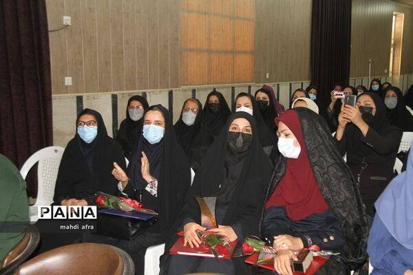 آیین تجلیل از معلمان برگزیده شهرستان بهبهان