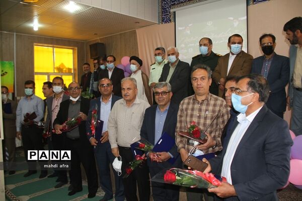 آیین تجلیل از معلمان برگزیده شهرستان بهبهان