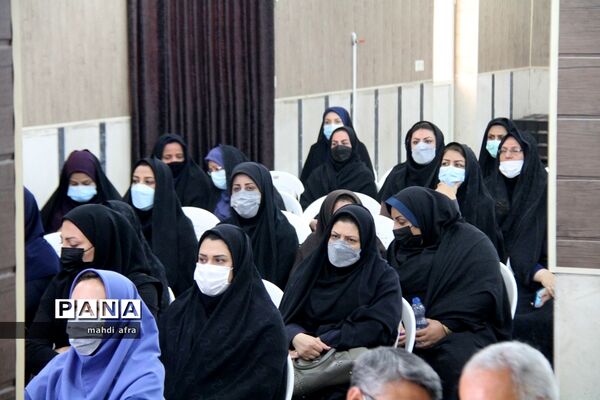 آیین تجلیل از معلمان برگزیده شهرستان بهبهان