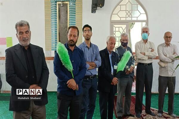 آیین غبارروبی امامزاده سید محمد(ع) باحضور تعدادی از معلمان در کاشمر