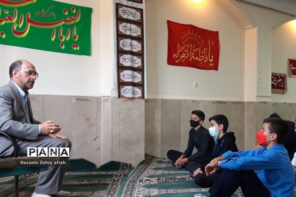 برگزاری نشست آموزشی  و تحلیلی جهاد تبیین در مدارس رودهن