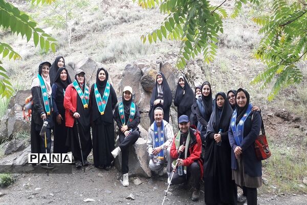 همایش کوهپیمایی مربیان پیشتاز سازمان دانش‌آموزی ناحیه۶ مشهد مقدس