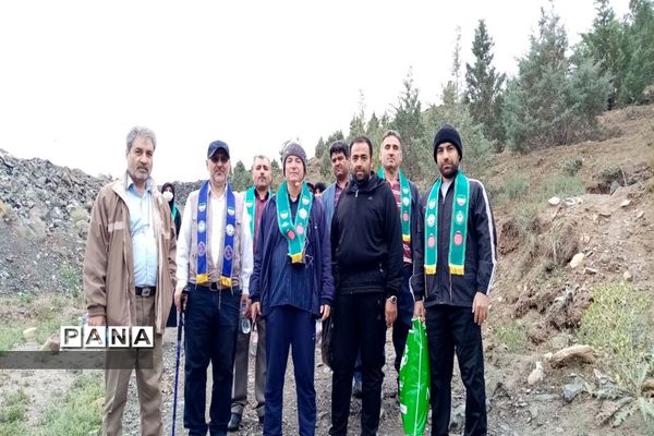 همایش کوهپیمایی مربیان پیشتاز سازمان دانش‌آموزی ناحیه۶ مشهد مقدس