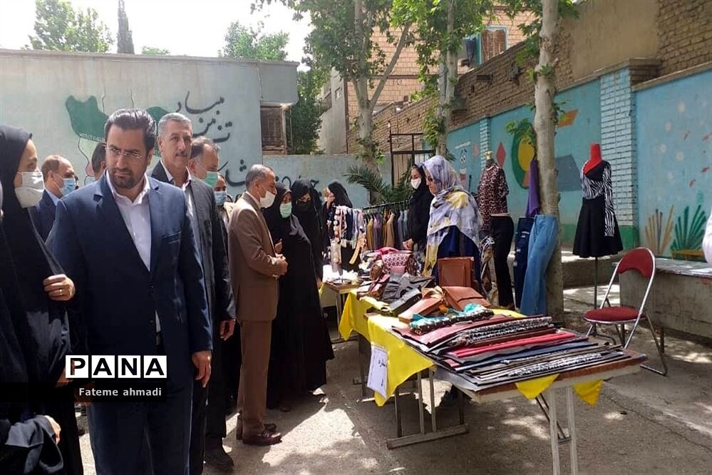 بازارچه موقت دست‌سازه‌های اولیای کارآفرین در پاکدشت