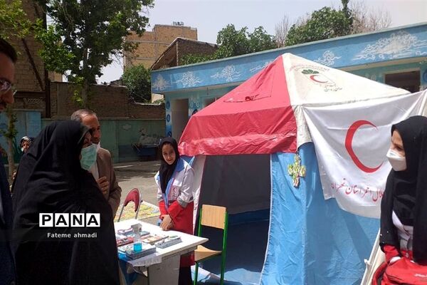 بازارچه موقت دست‌سازه‌های اولیای کارآفرین در پاکدشت