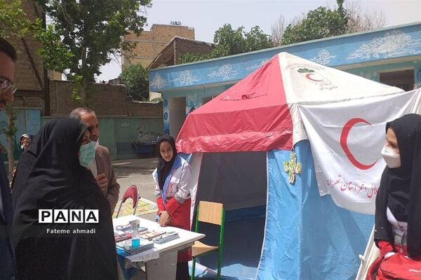 بازارچه موقت دست‌سازه‌های اولیای کارآفرین در پاکدشت
