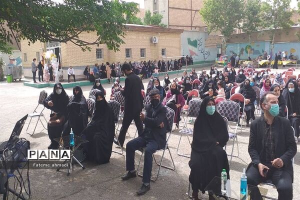 بازارچه موقت دست‌سازه‌های اولیای کارآفرین در پاکدشت