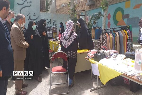 بازارچه موقت دست‌سازه‌های اولیای کارآفرین در پاکدشت