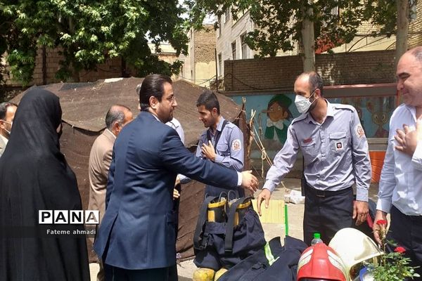 بازارچه موقت دست‌سازه‌های اولیای کارآفرین در پاکدشت
