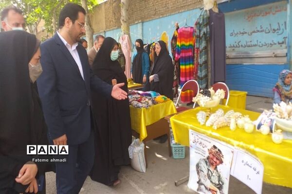 بازارچه موقت دست‌سازه‌های اولیای کارآفرین در پاکدشت