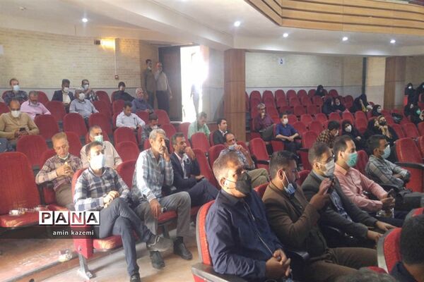 تجلیل از معلمان، مدیران، معاونان و مربیان و کارمندان  نمونه آموزش وپرورش داراب