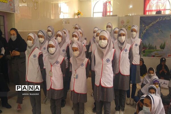 برپایی نمایشگاه هفته سلامت در دبستان مصلح داراب