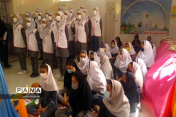 برپایی نمایشگاه هفته سلامت در دبستان مصلح داراب