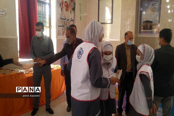 برپایی نمایشگاه هفته سلامت در دبستان مصلح داراب