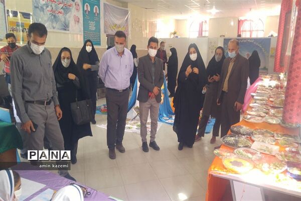 برپایی نمایشگاه هفته سلامت در دبستان مصلح داراب