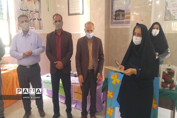 برپایی نمایشگاه هفته سلامت در دبستان مصلح داراب