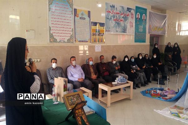 برپایی نمایشگاه هفته سلامت در دبستان مصلح داراب