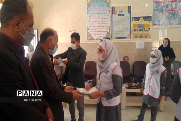 برپایی نمایشگاه هفته سلامت در دبستان مصلح داراب