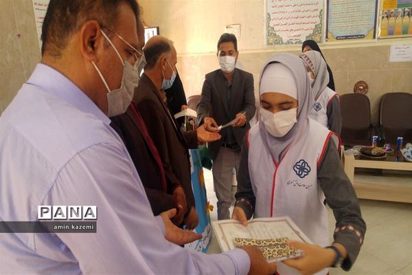 برپایی نمایشگاه هفته سلامت در دبستان مصلح داراب