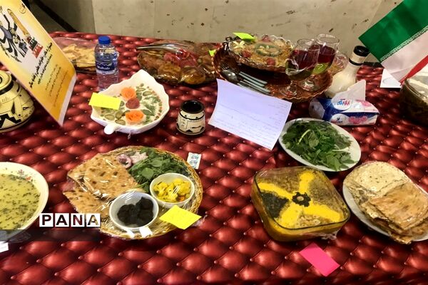 برگزاری جشنواره غذاهای بومی و محلی به مناسبت هفته سلامت در هنرستان حضرت زهرا (س) ناحیه 4 کرج