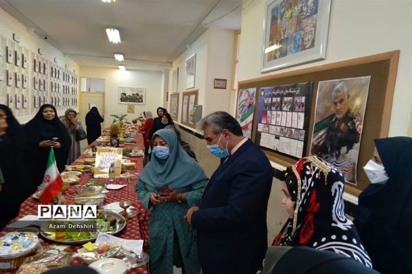 برگزاری جشنواره غذاهای بومی و محلی به مناسبت هفته سلامت در هنرستان حضرت زهرا (س) ناحیه 4 کرج