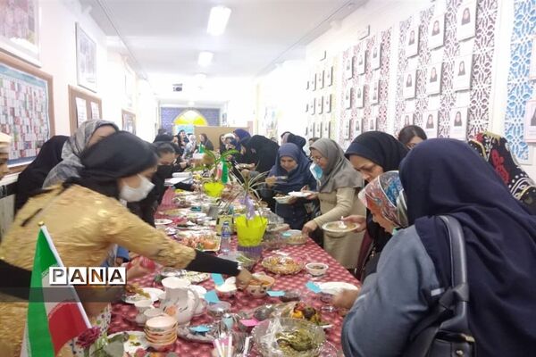 برگزاری جشنواره غذاهای بومی و محلی به مناسبت هفته سلامت در هنرستان حضرت زهرا (س) ناحیه 4 کرج